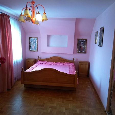 Будинок В Центрі Lutsʼk Eksteriør billede